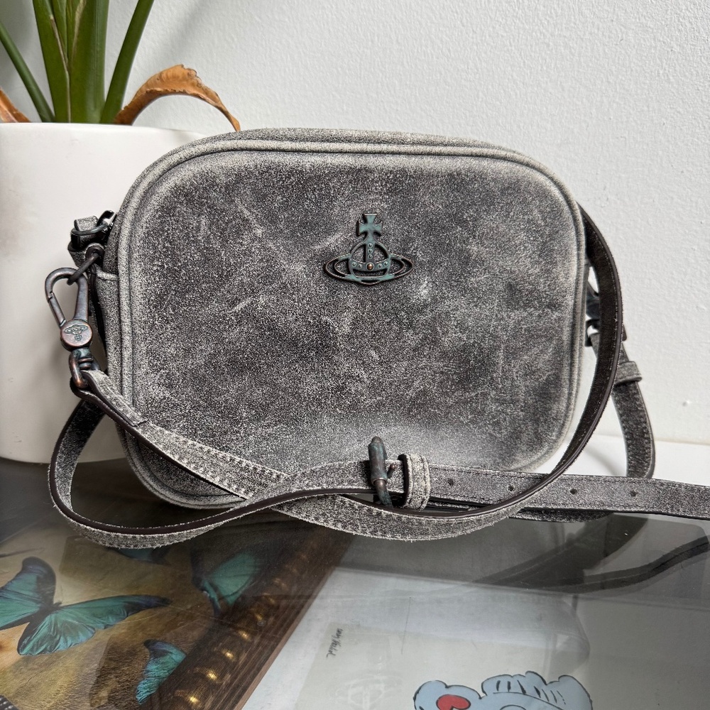 Vivienne Westwood Orb-plaque distressed messenger bag